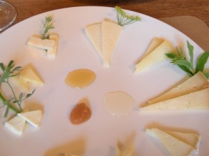 ペコリーノチーズと栗のはちみつ