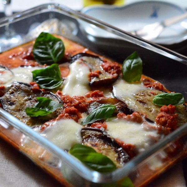 茄子のパルミジャーナ　フィオル・ディ・ラッテ乗せ