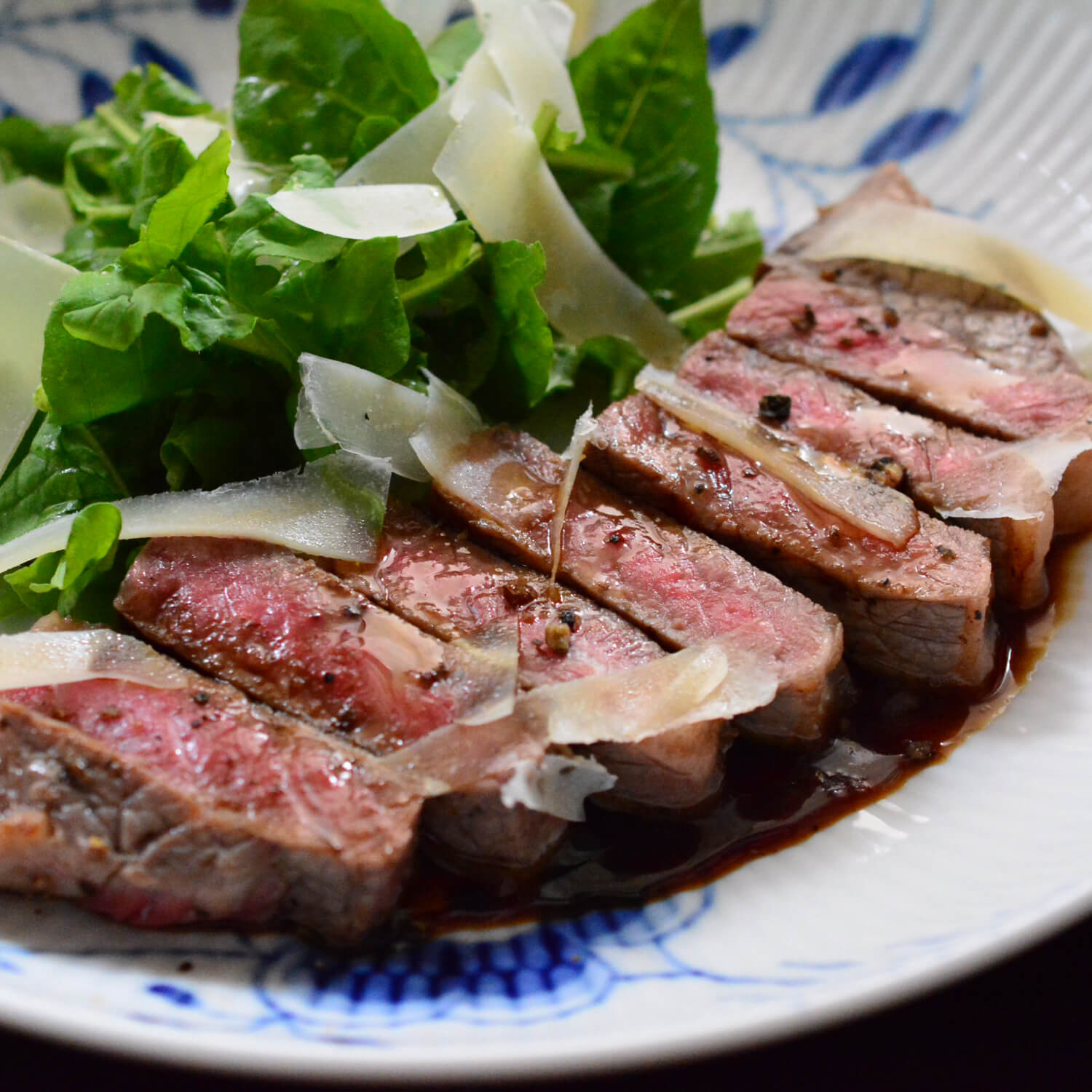 サバ レモンをかけた牛肉のタリアータ