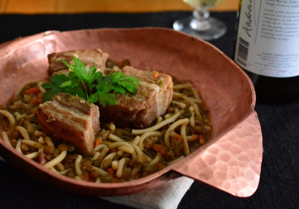 豚バラ肉とレンズ豆の煮込み　クルヴェ入り