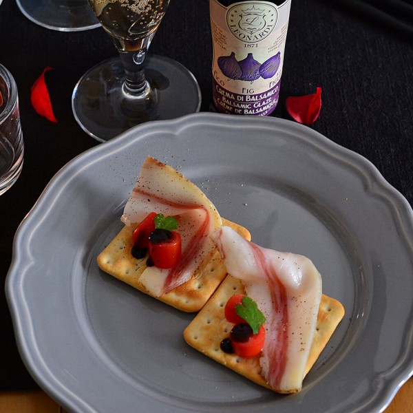 グアンチャーレとトマトのブルスケッタ