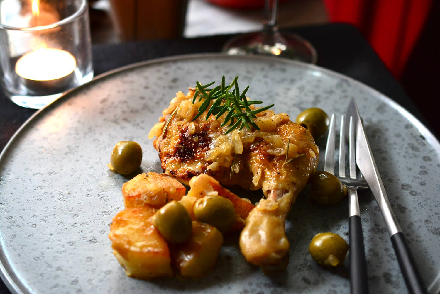 骨付き鶏もも肉とオリーブの白ワイン煮 イタリア食材ベリッシモ Magazine
