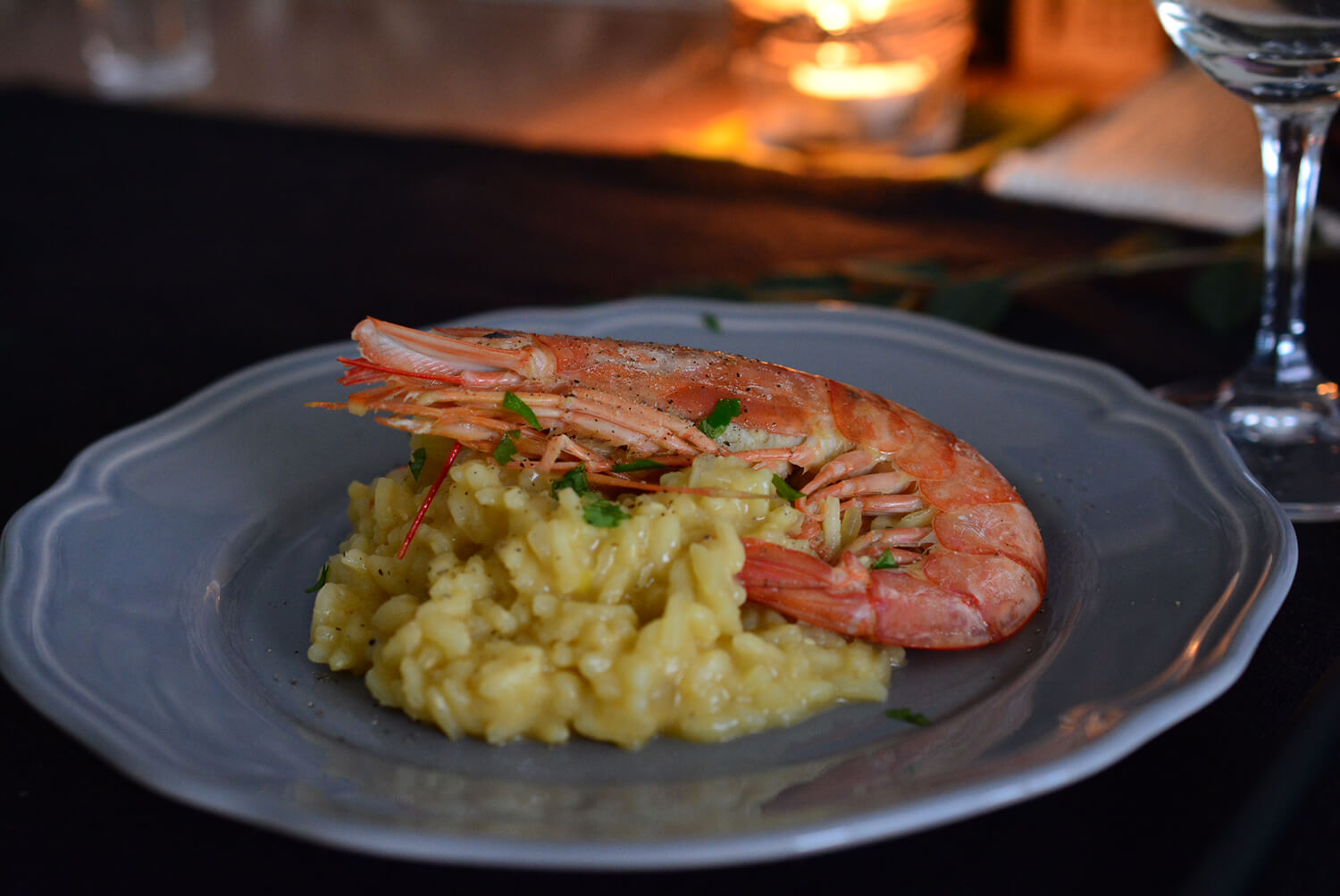 エビ乗せ リゾット・アッラ・ミラネーゼ イタリア食材ベリッシモ MAGAZINE