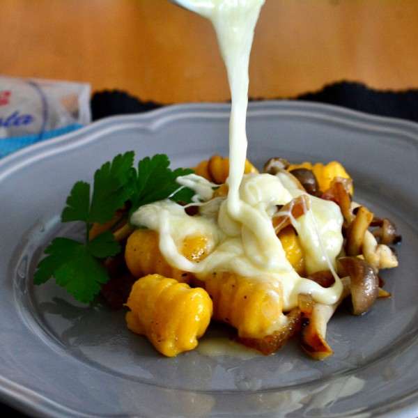 かぼちゃのニョッキ　プロヴォローネチーズ乗せ