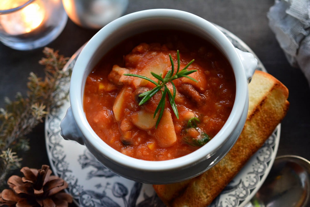 リッボリータ風豆のトマトスープ
