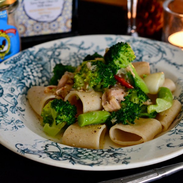 ツナとブロッコリーのパッケリ