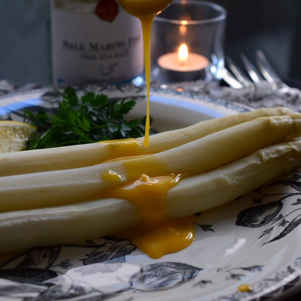 ホワイトアスパラガスのオランデーズソース