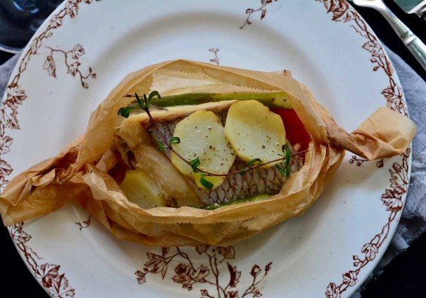 白身魚と季節野菜のカルトッチョ
