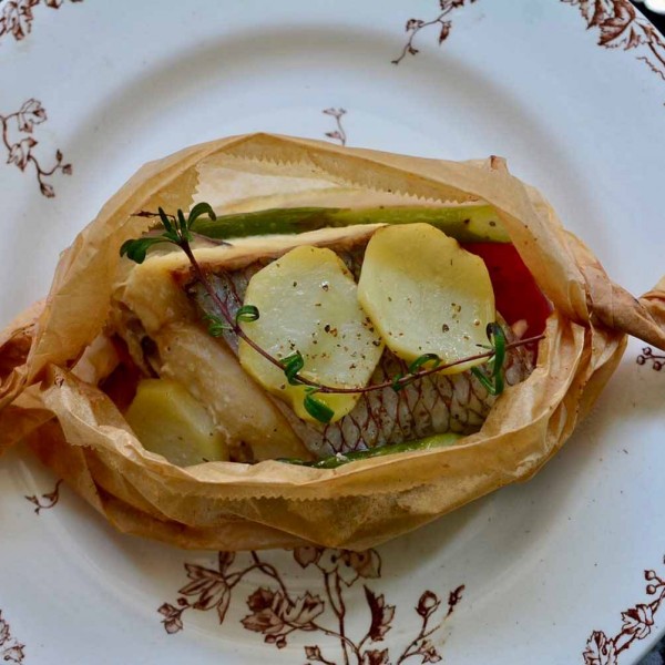 白身魚と季節野菜のカルトッチョ