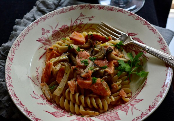 鮭とエリンギのパスタ　レモンのオリーブオイル