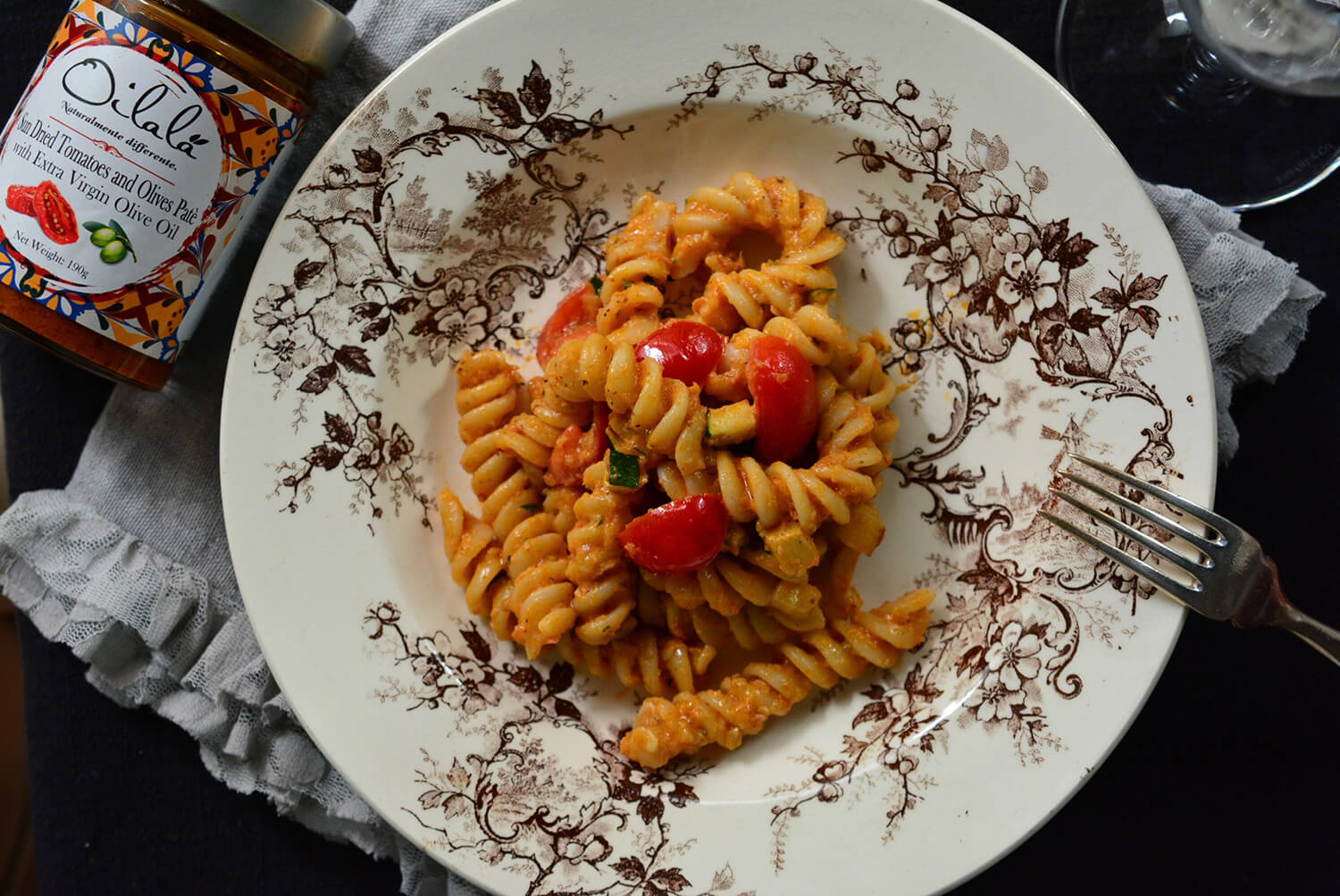 サンドライトマトとオリーブのパテとズッキーニのフジッリ イタリア食材ベリッシモ Magazine