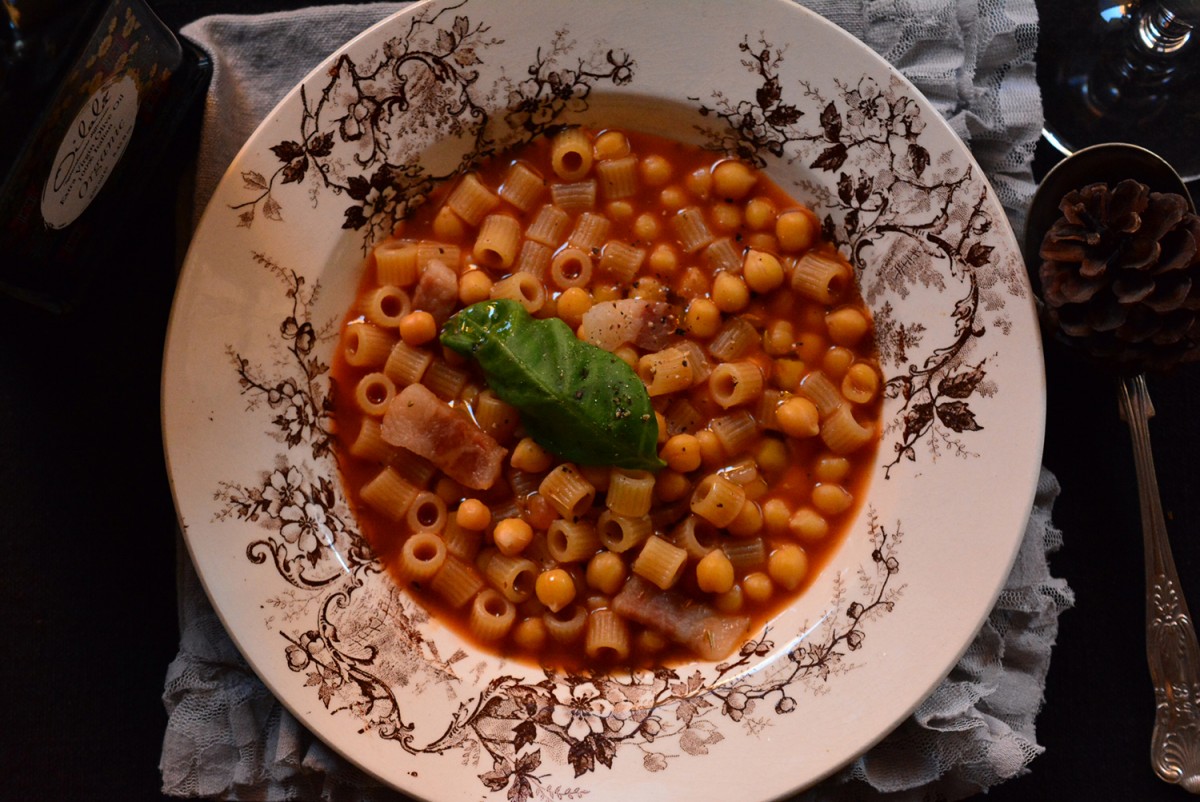 イベリコ豚とひよこ豆のトマトスープ