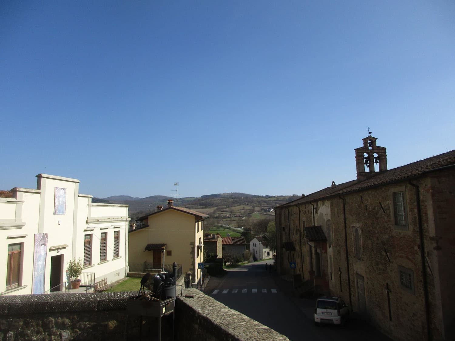 モンテルキ、ピエロの名画「出産の聖母」を訪ねて - イタリア食材